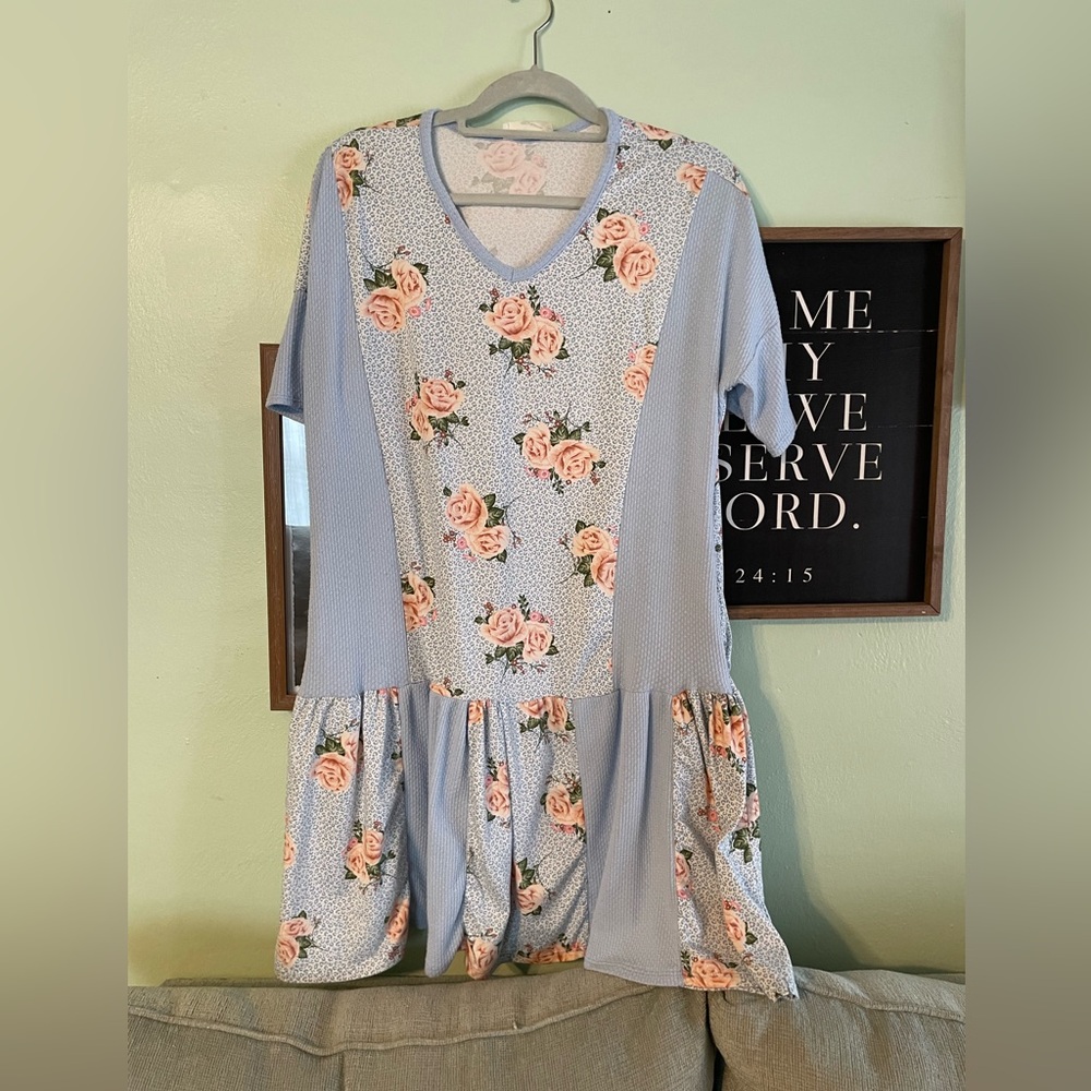 Floral V-Neck Women's Top - Blue and Pink